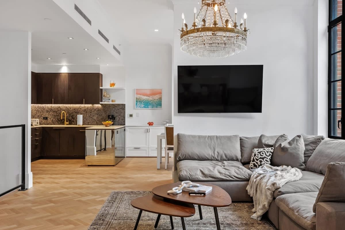 Clinton | Lower East Side | Duplex w/ Private Backyard photo 8