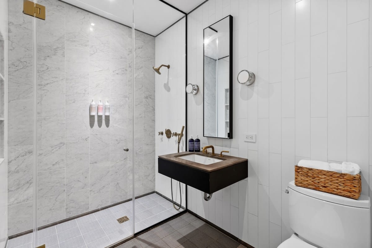 Clinton | Lower East Side | Duplex w/ Private Backyard photo 20