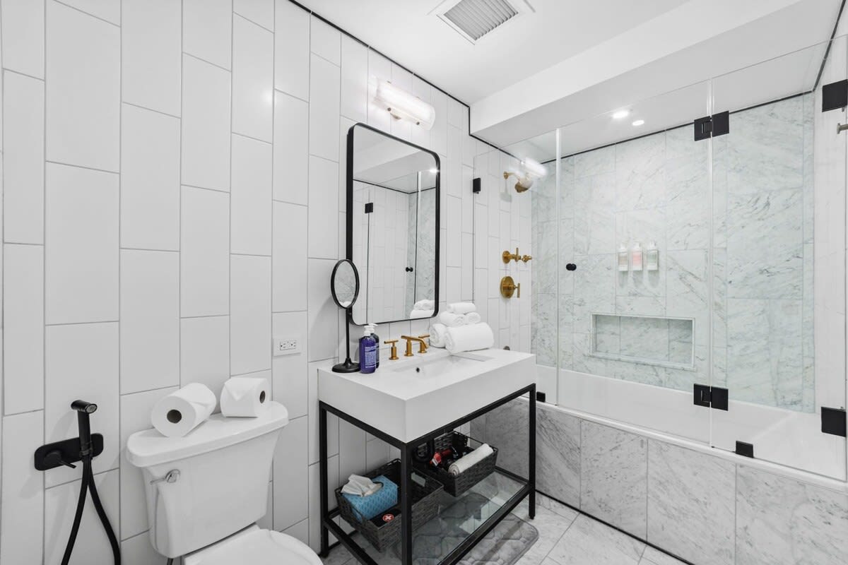 Clinton | Lower East Side | Duplex w/ Private Backyard photo 29