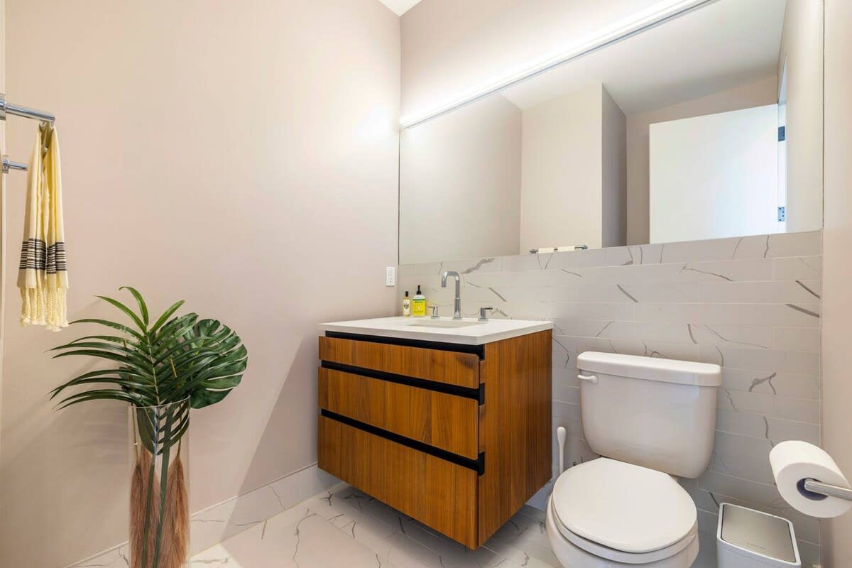 Leonard | Greenpoint | Penthouse Loft with Private Roof photo 10