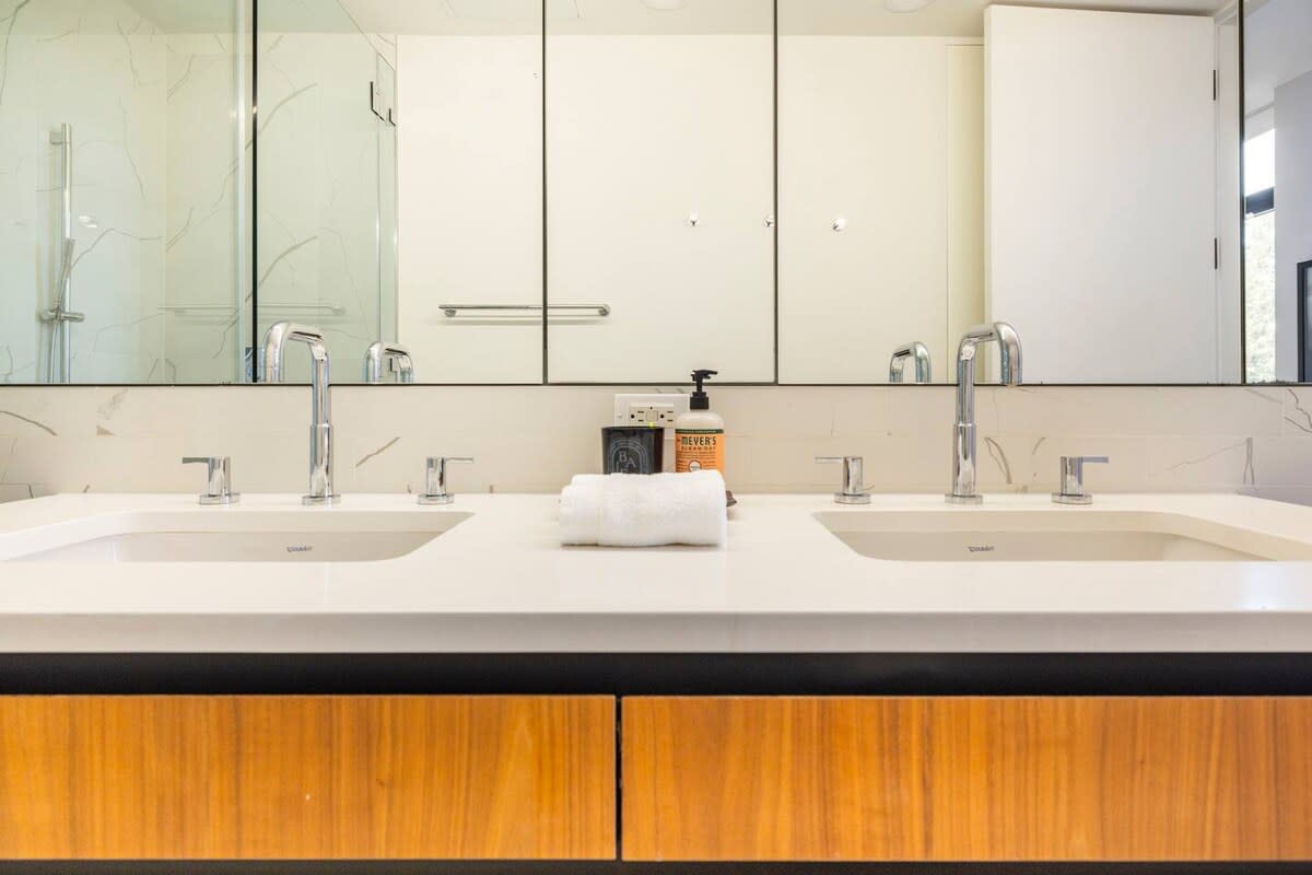 Leonard | Greenpoint | Penthouse Loft with Private Roof photo 30