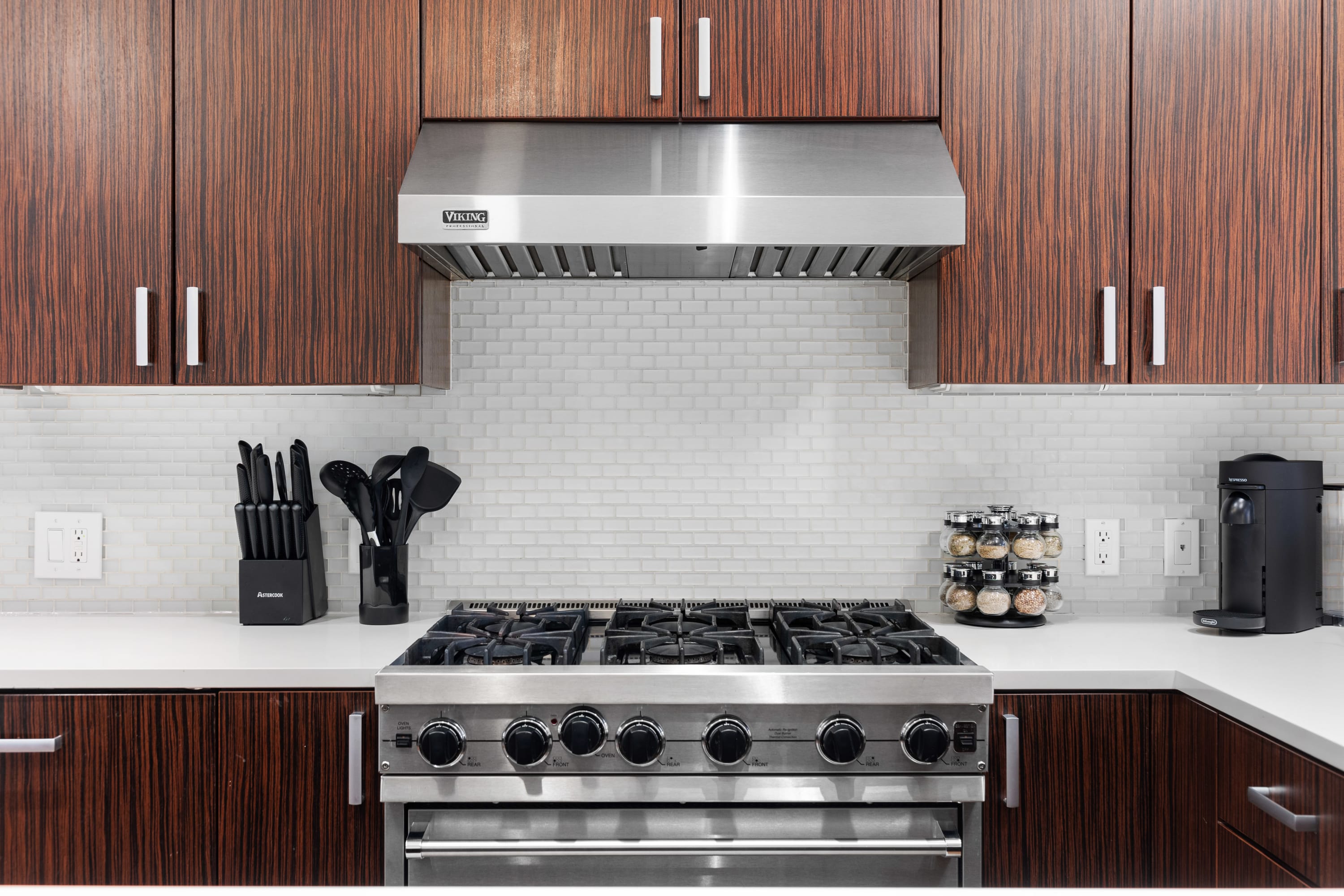 Gotham House II | Midtown West | Spacious Modern Duplex photo 15