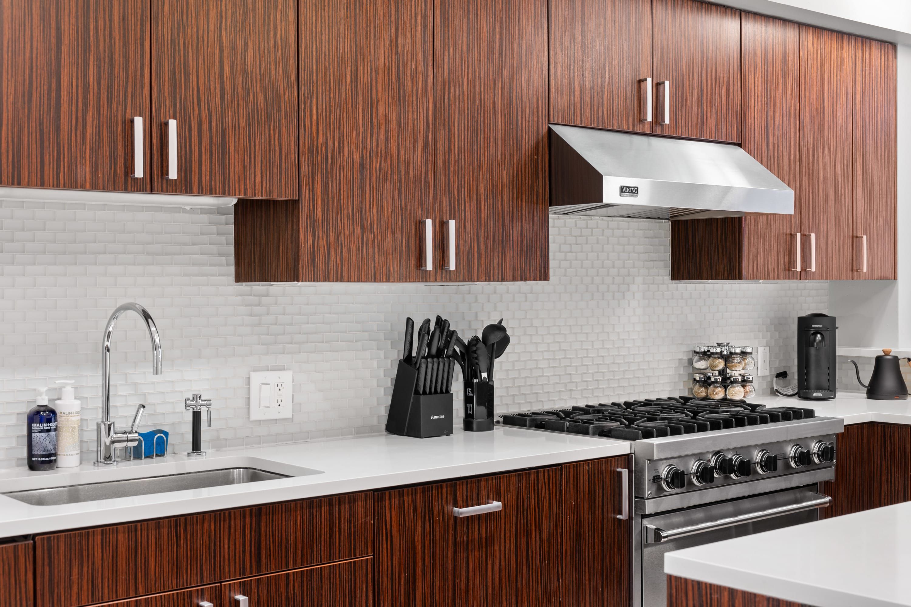 Gotham House II | Midtown West | Spacious Modern Duplex photo 17