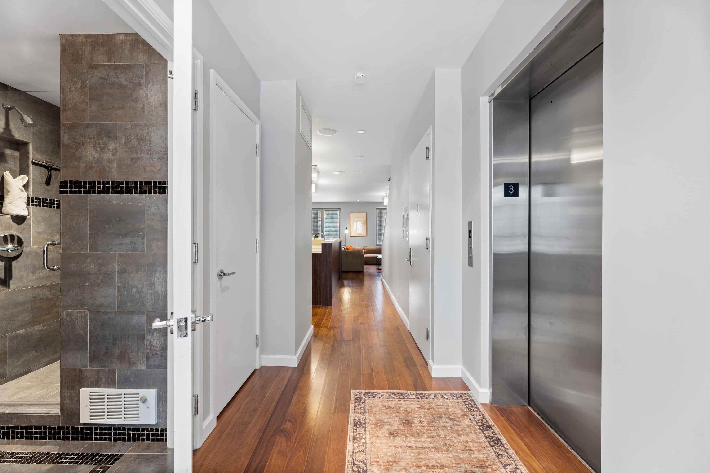 Gotham House II | Midtown West | Spacious Modern Duplex photo 20