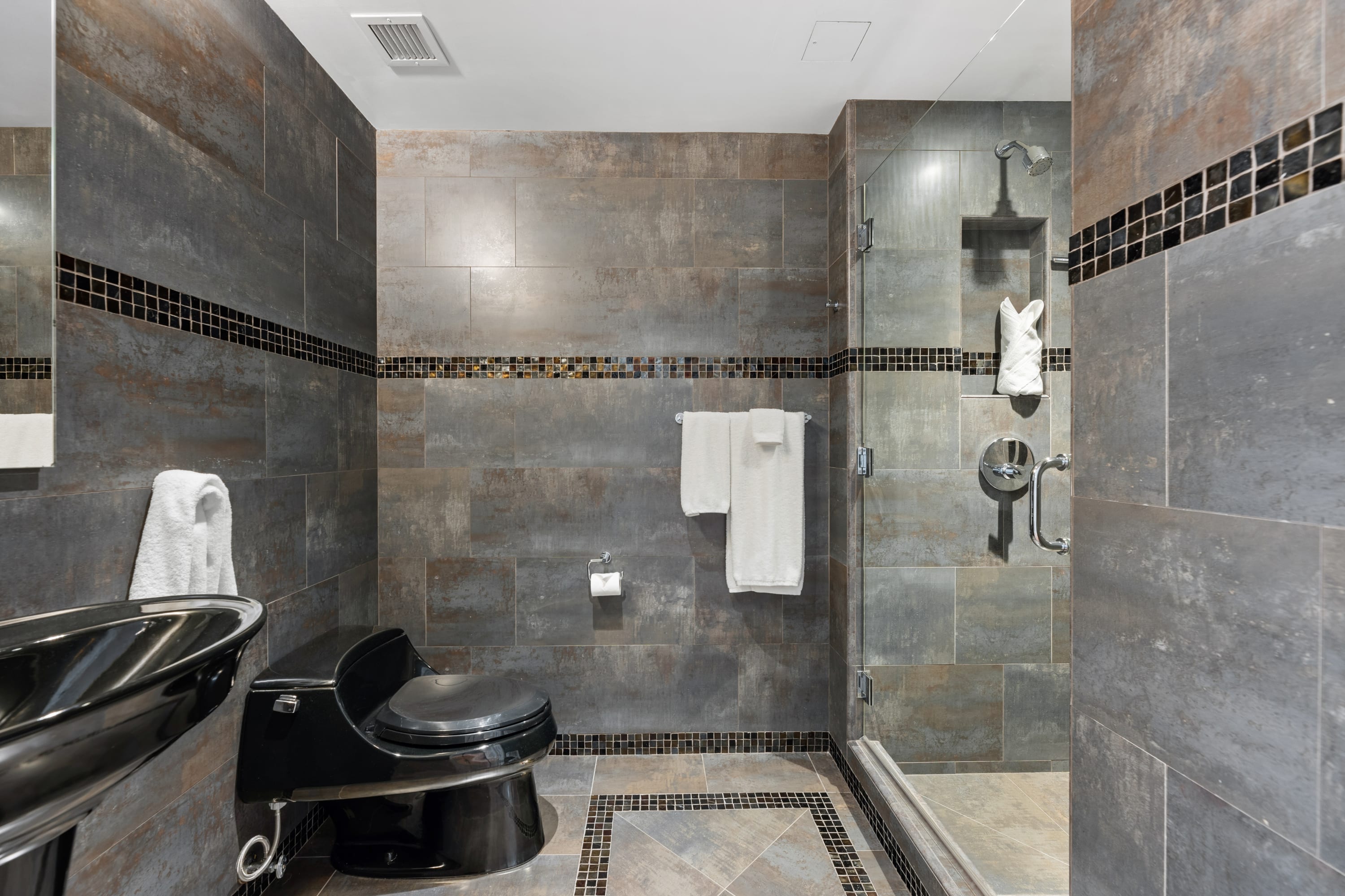 Gotham House II | Midtown West | Spacious Modern Duplex photo 27