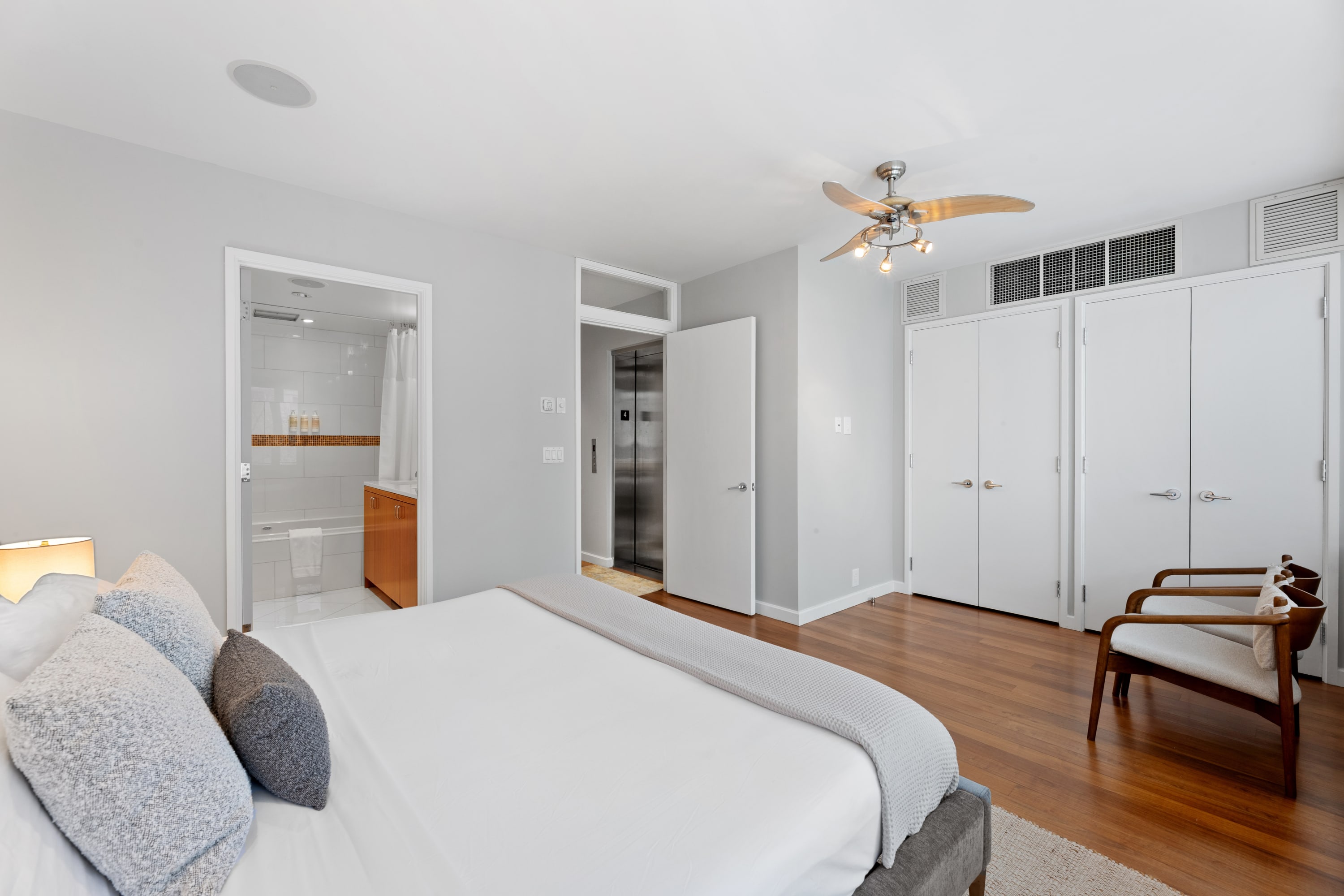 Gotham House II | Midtown West | Spacious Modern Duplex photo 33