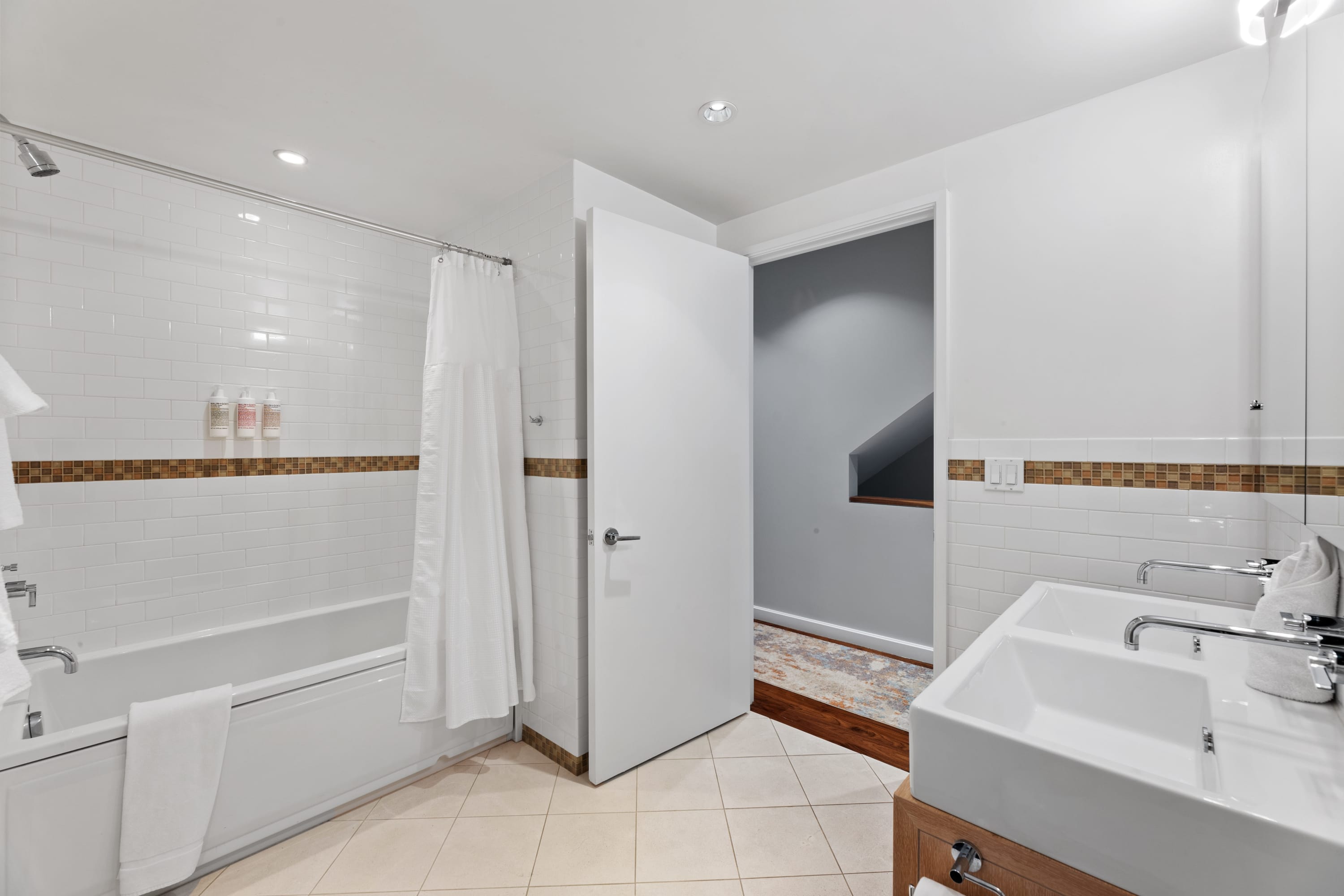 Gotham House II | Midtown West | Spacious Modern Duplex photo 45