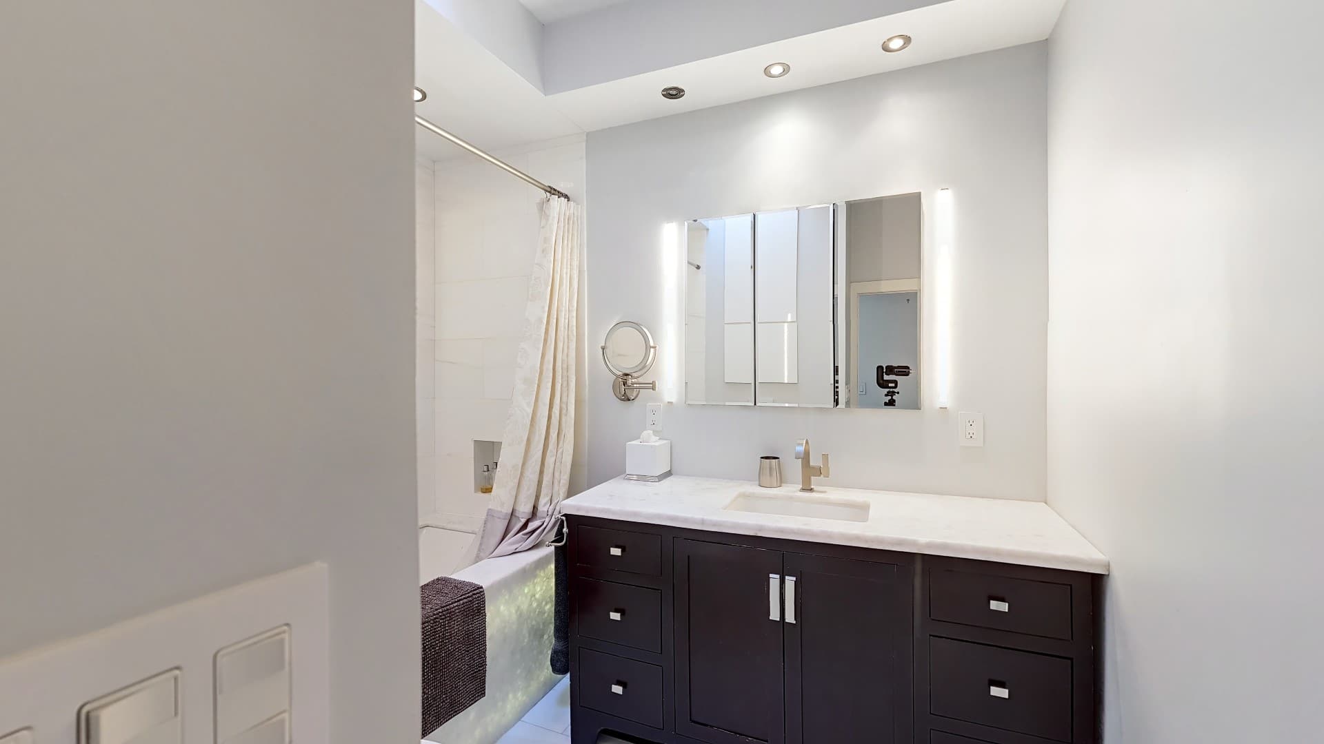 Gramercy Manor | Gramercy | Triplex w/ Private Deck & Garden photo 39