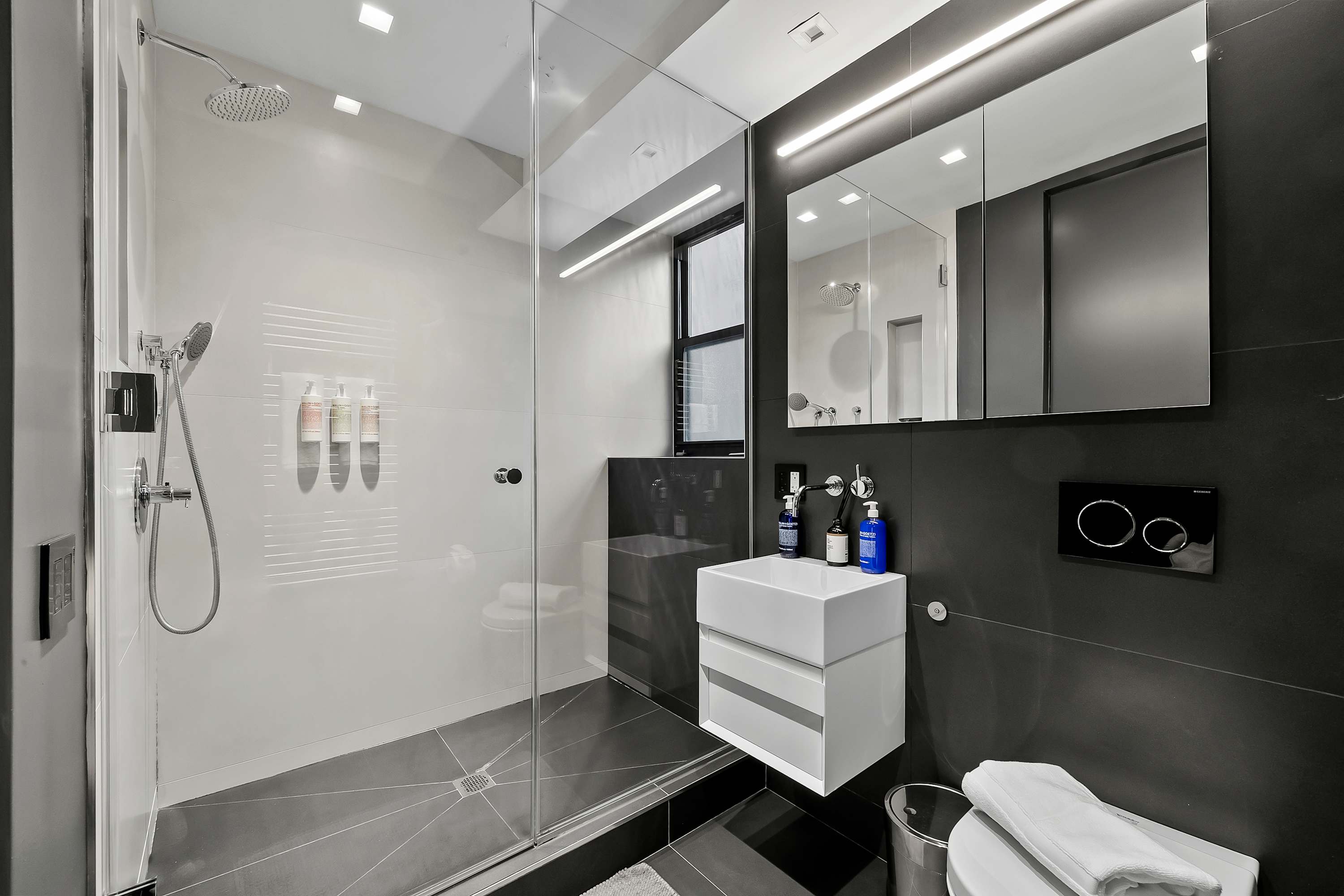 Downing Court | West Village | Condo w/ Outdoor Spaces photo 13