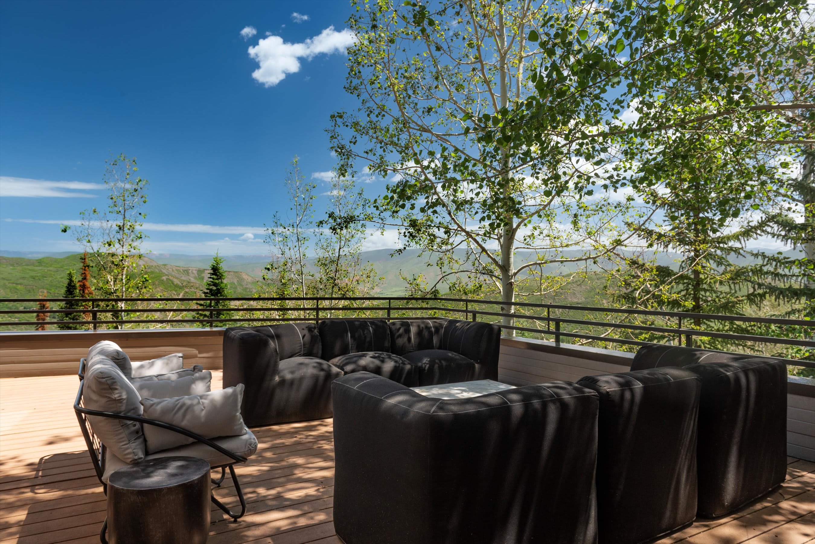 Timberline Lodge | Aspen | Home w/ Hot Tub, Terraces w/ BBQ and Views photo 3