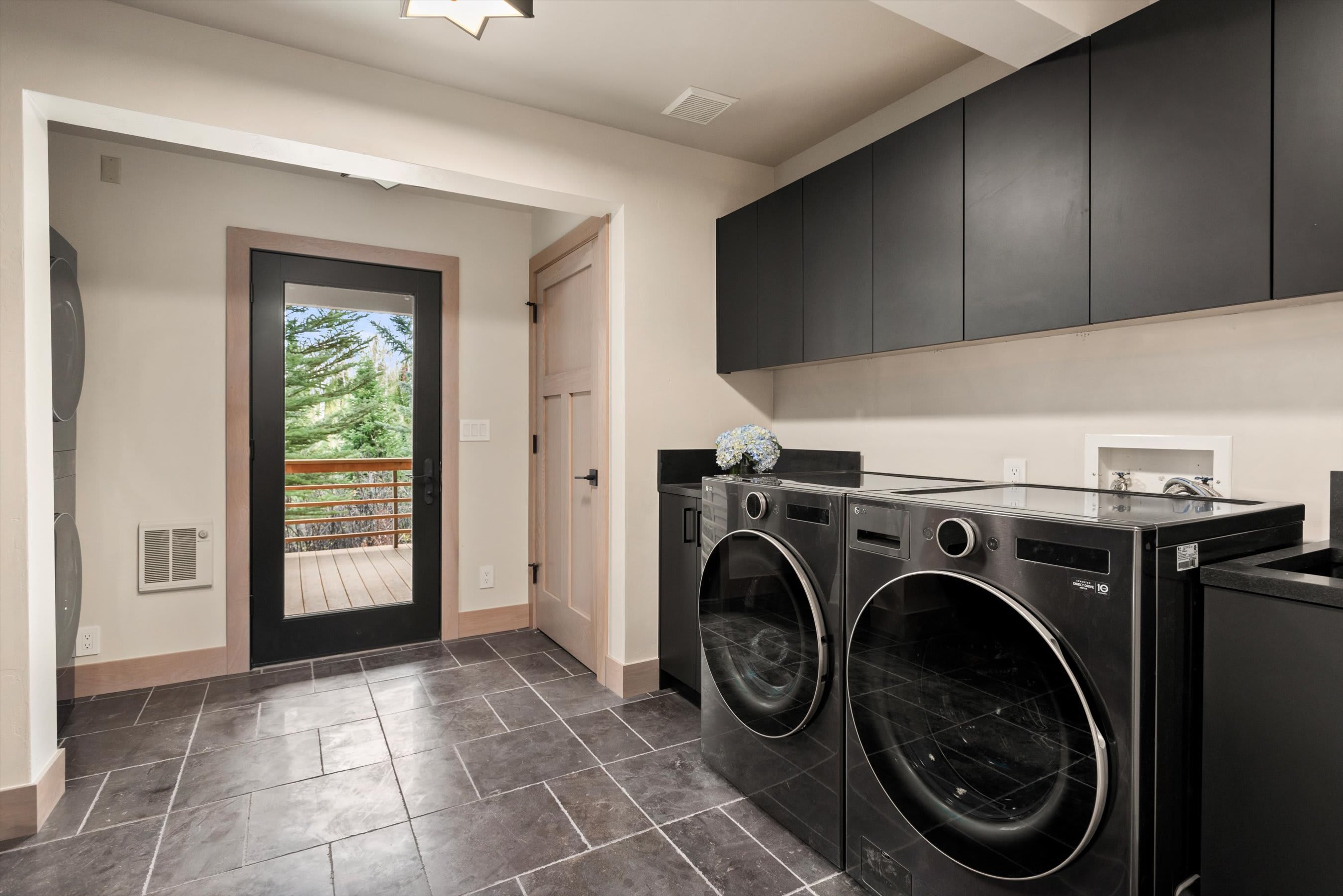 Timberline Lodge | Aspen | Home w/ Hot Tub, Terraces w/ BBQ and Views photo 24