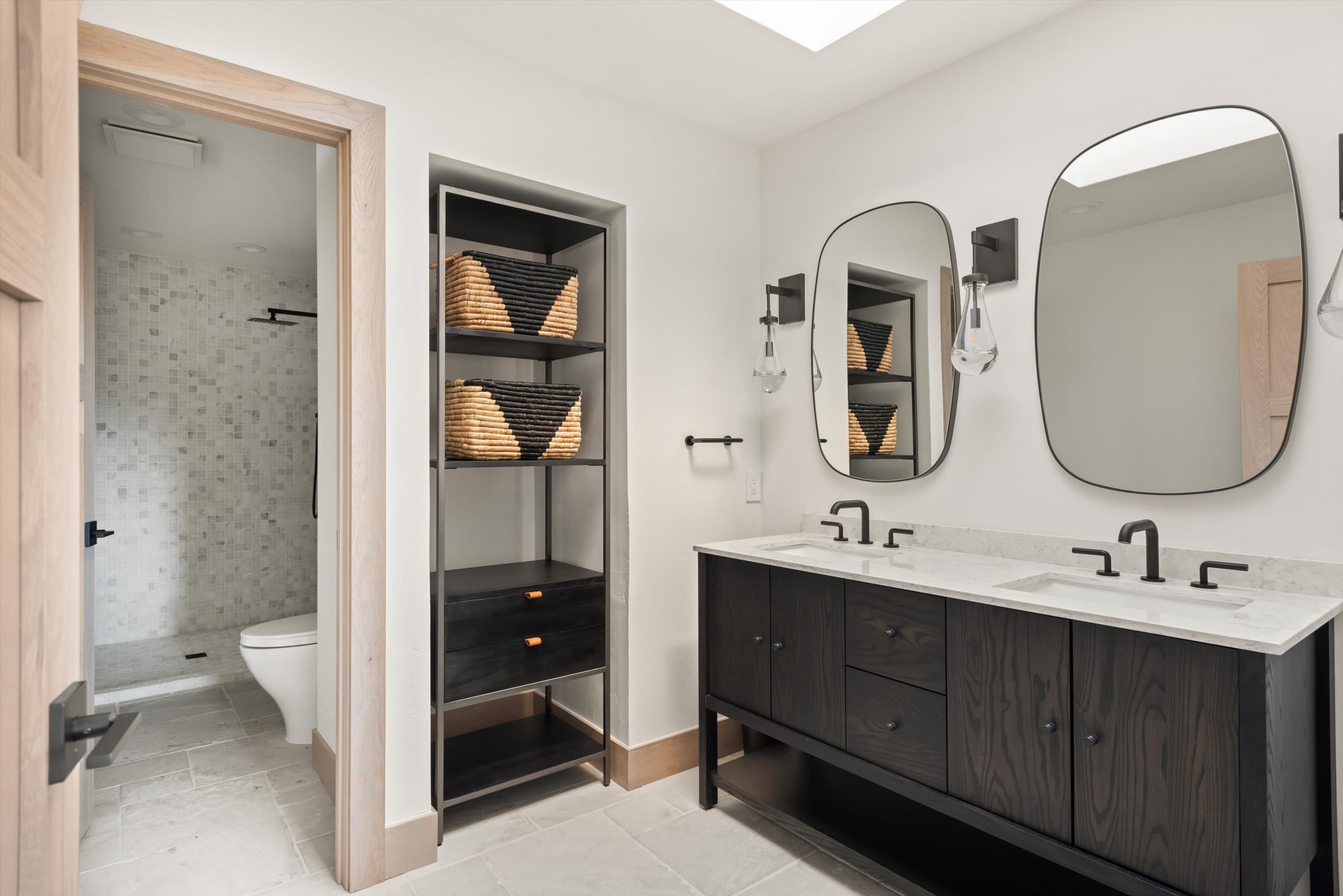 Timberline Lodge | Aspen | Home w/ Hot Tub, Terraces w/ BBQ and Views photo 26