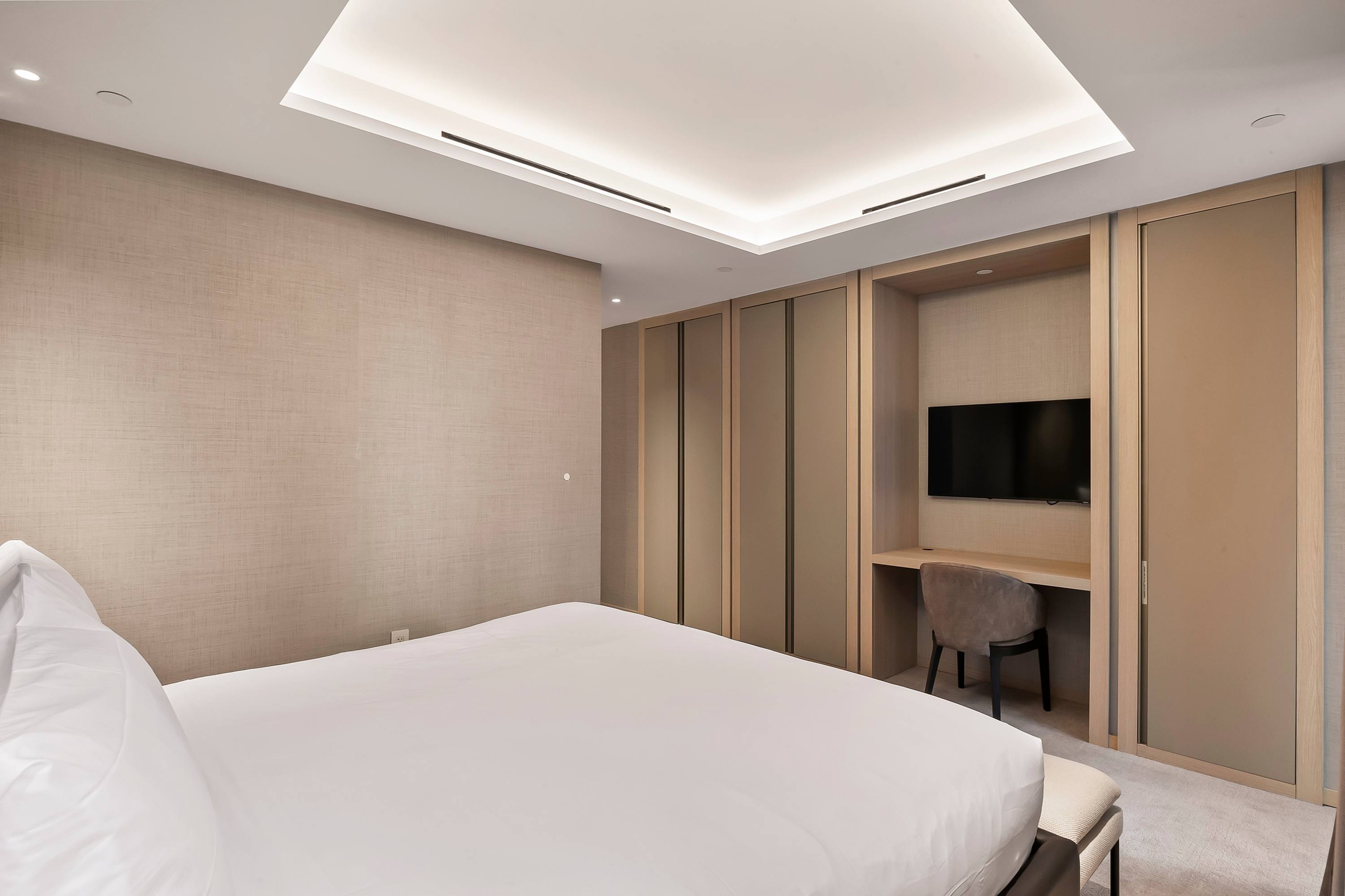 Mandarin Oriental XII | Midtown East | Modern Apartment photo 17