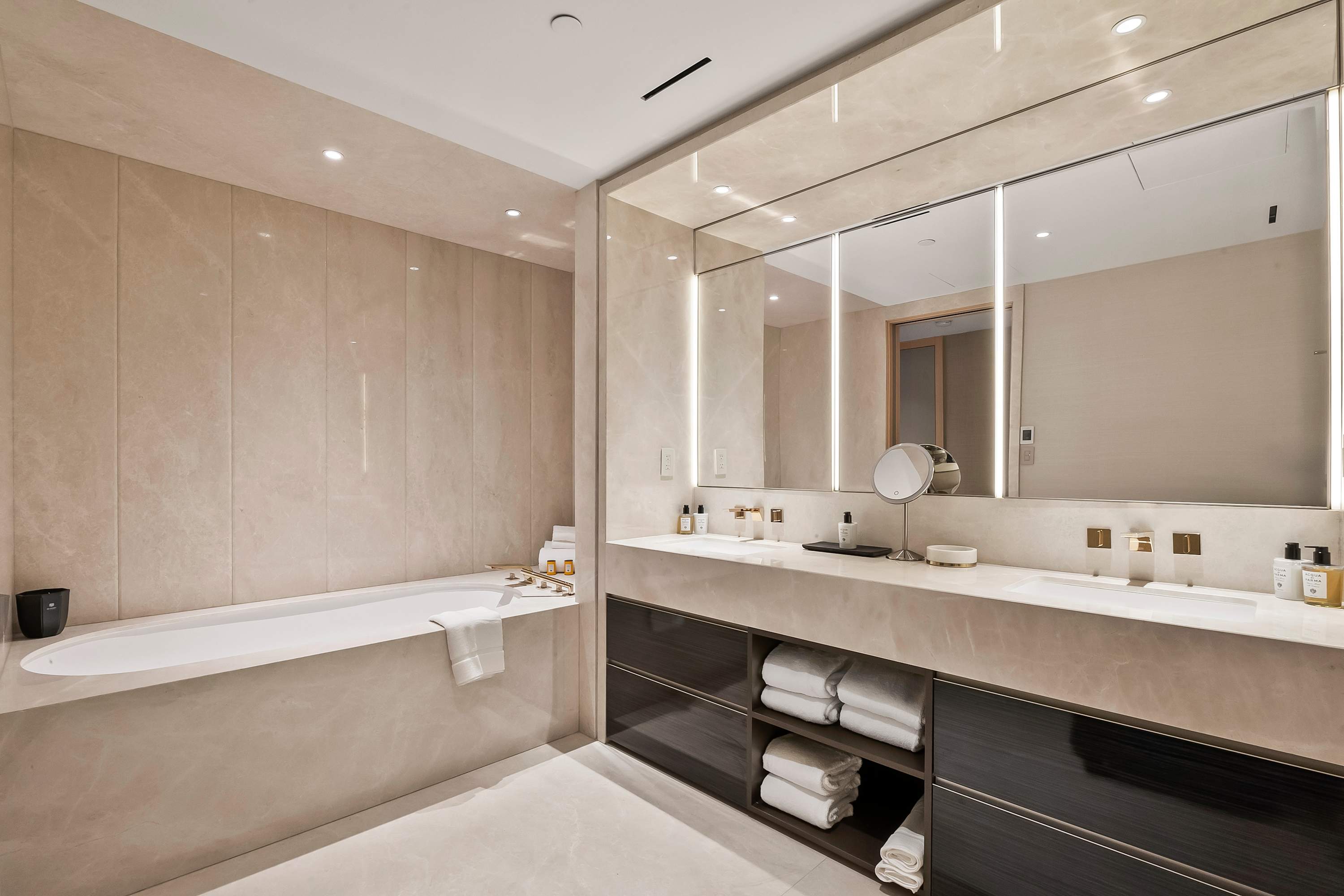 Mandarin Oriental XII | Midtown East | Modern Apartment photo 18