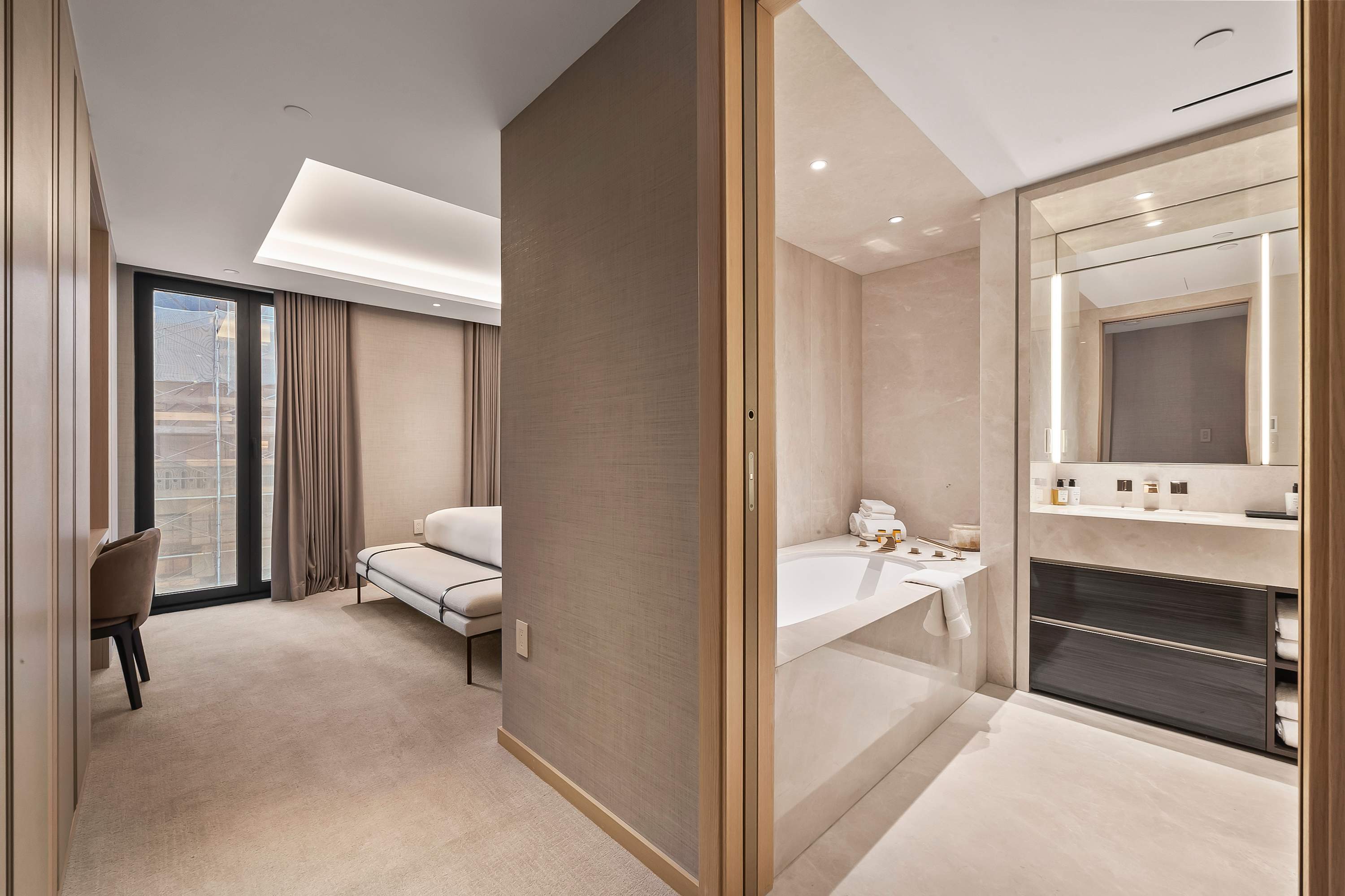 Mandarin Oriental XII | Midtown East | Modern Apartment photo 14