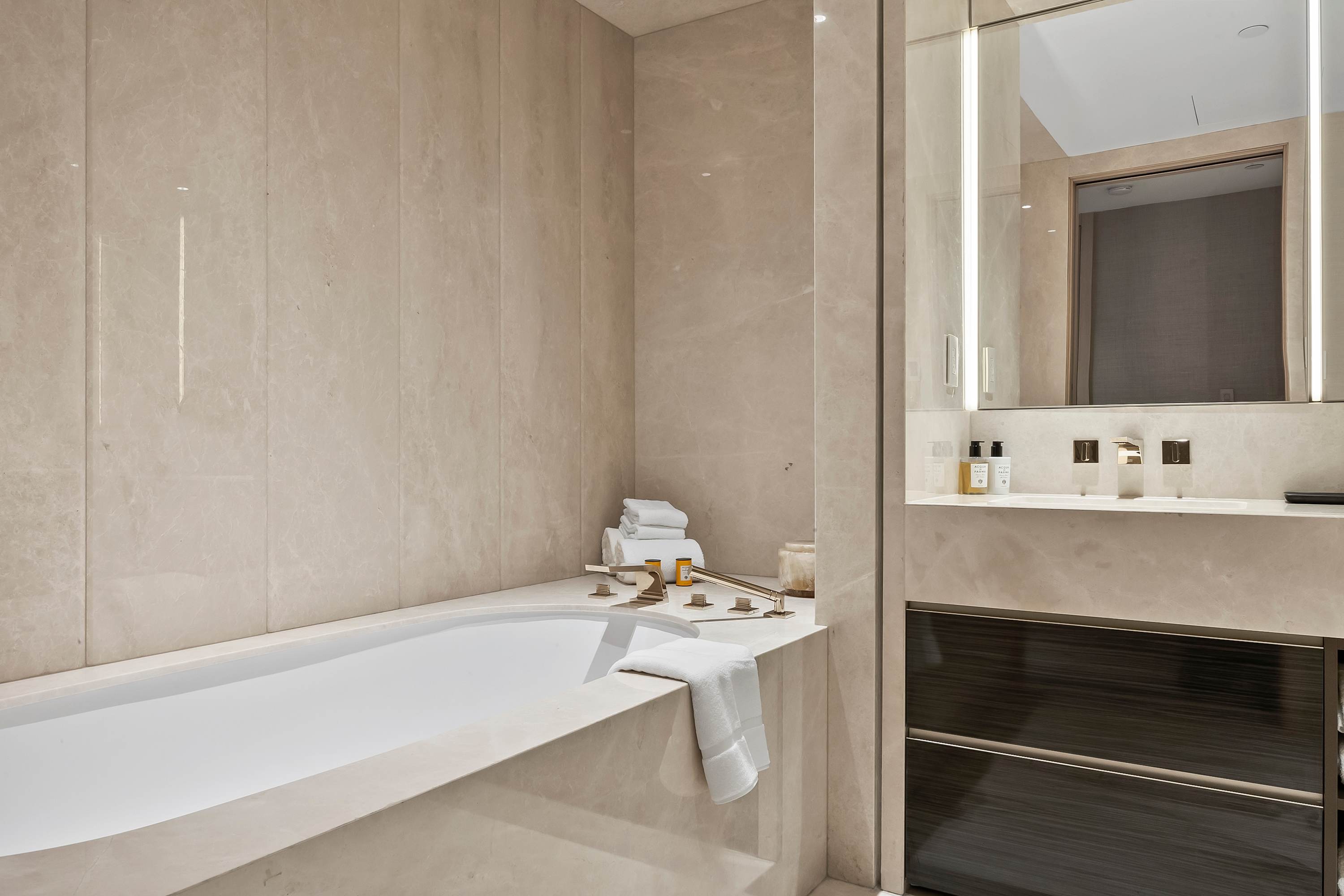 Mandarin Oriental XII | Midtown East | Modern Apartment photo 20