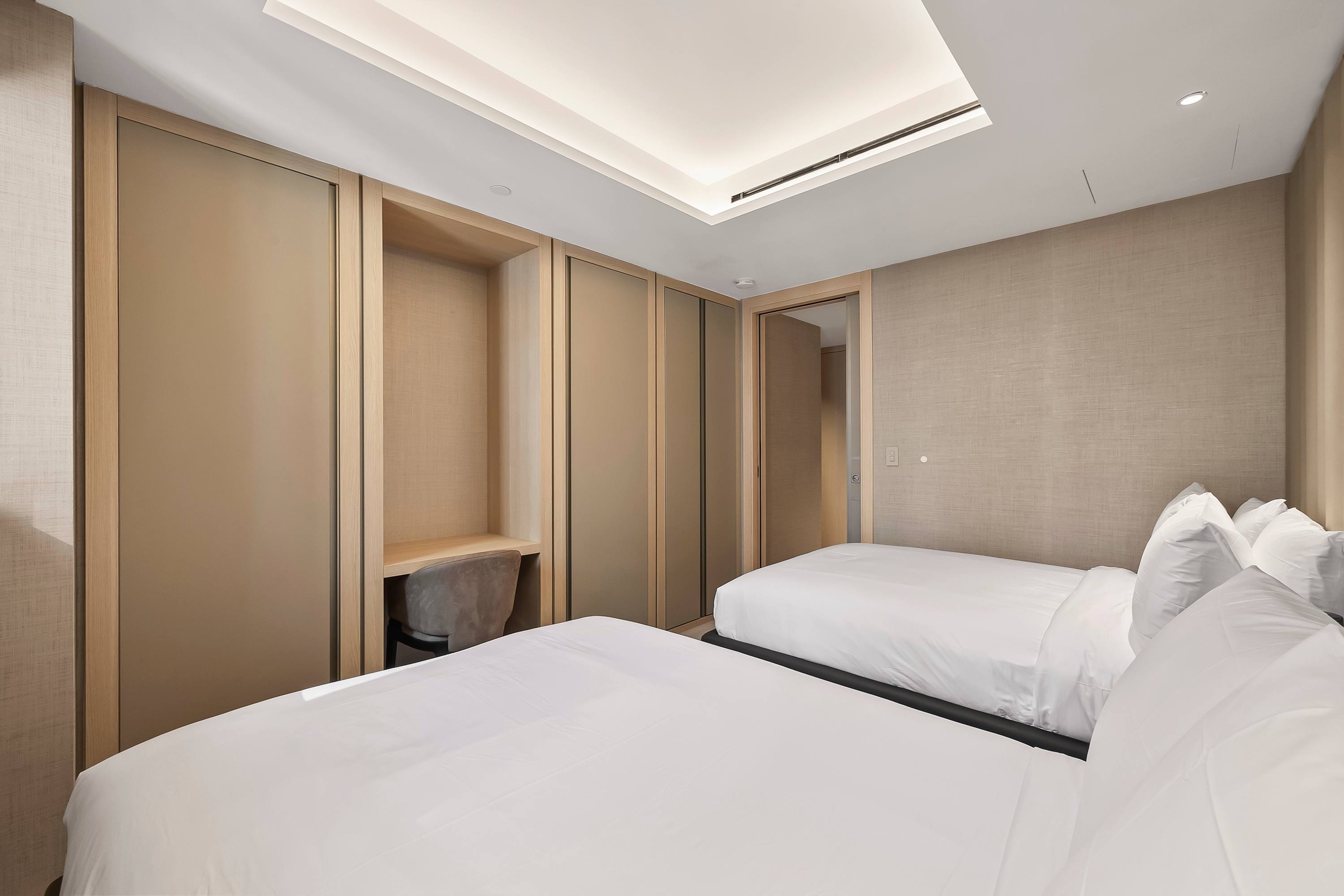 Mandarin Oriental XII | Midtown East | Modern Apartment photo 22