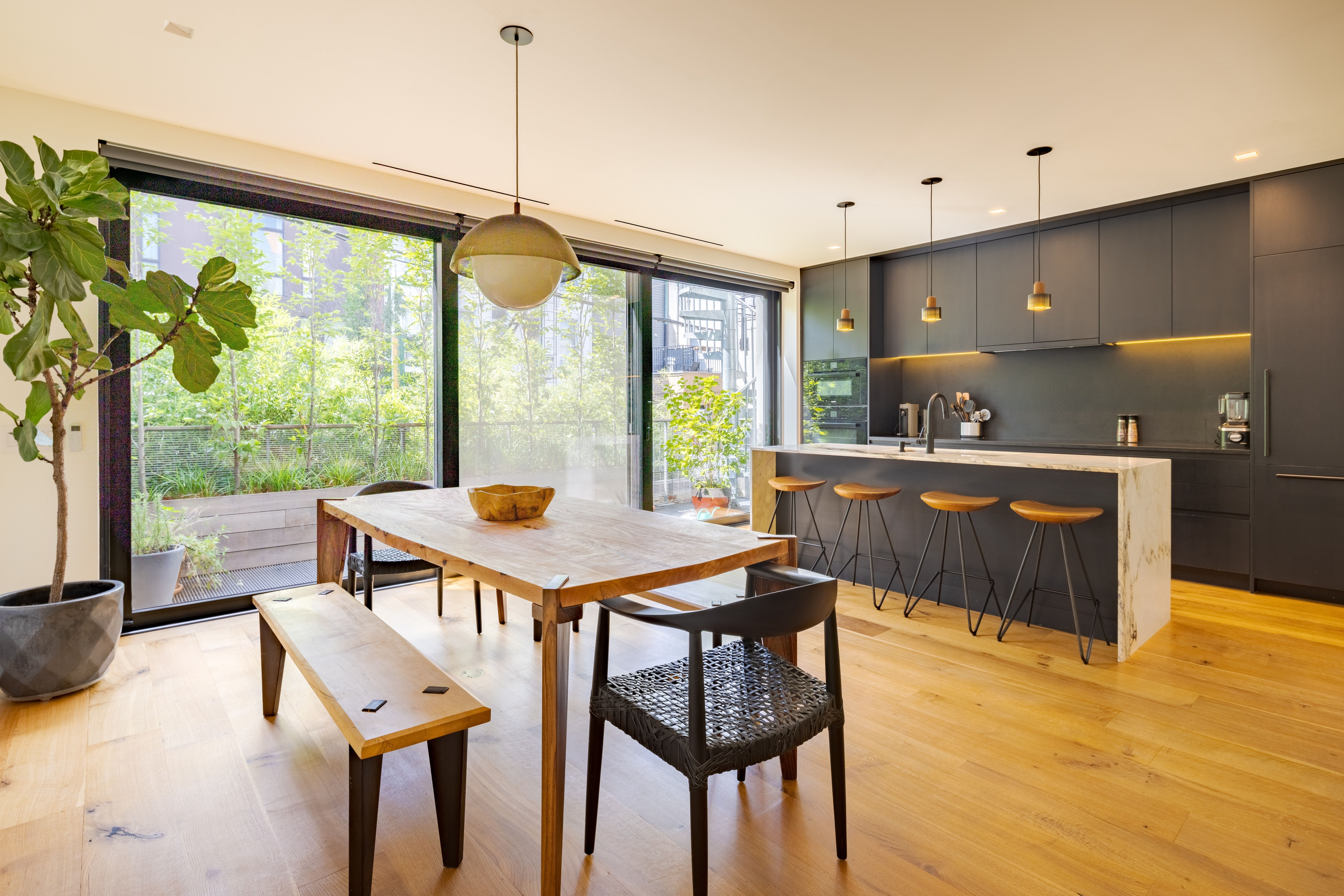 Exploring the Meaning Behind the French Phrase 'Pied-à-Terre