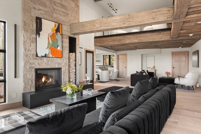 Image of Living space #2